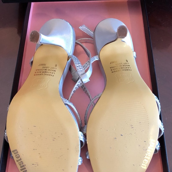 UNLISTED List Less Silver Braided Sandal, Size 6M. - Picture 5 of 5